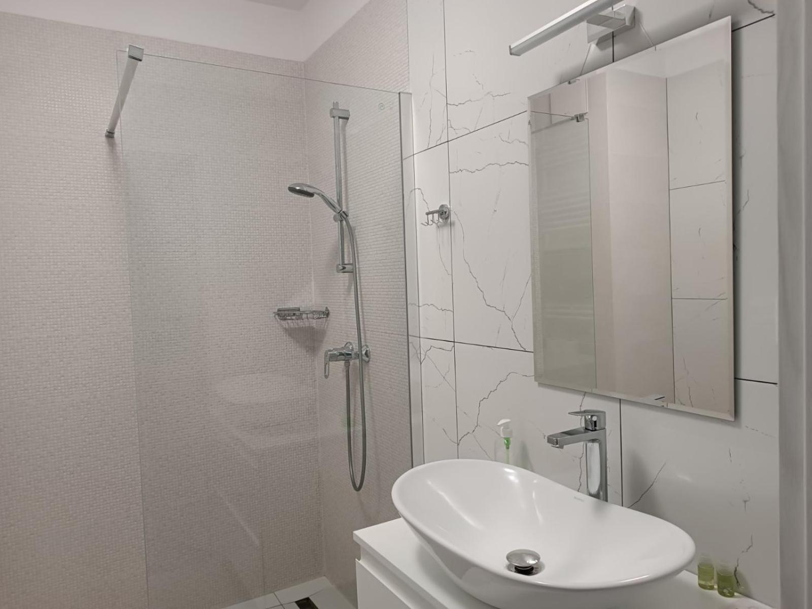 Apartamenty Wiktoryn 6A วอร์ซอ ภายนอก รูปภาพ